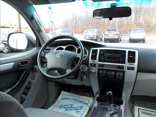 Toyota 4Runner 2005 photo 2