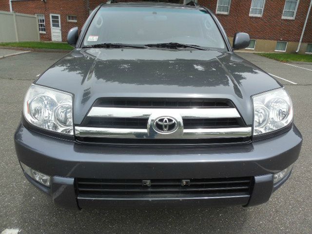 Toyota 4Runner 2.7L V6 SUV