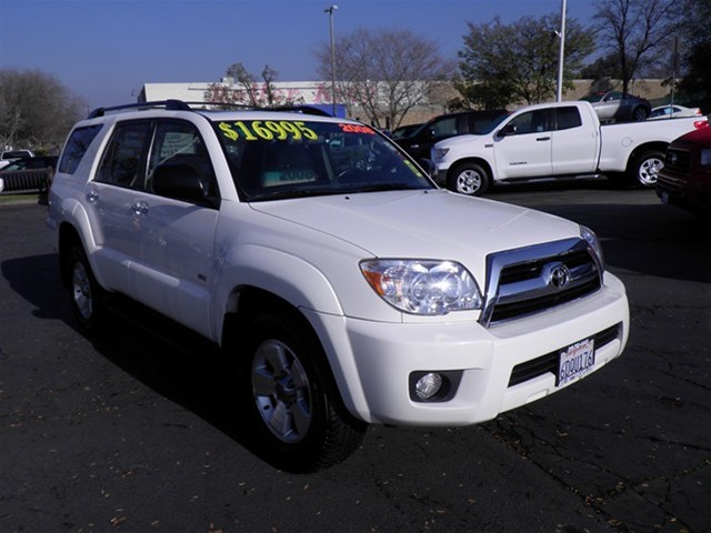 Toyota 4Runner 2008 photo 2