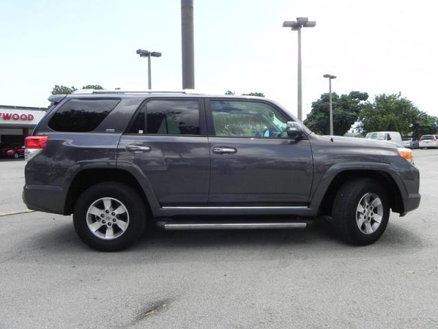 Toyota 4Runner 2010 photo 2