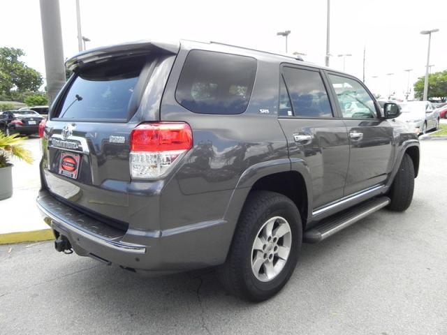 Toyota 4Runner 2010 photo 3