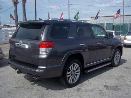 Toyota 4Runner 2011 photo 2