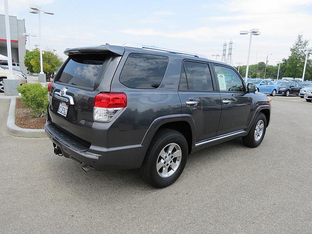 Toyota 4Runner 2011 photo 2