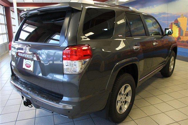 Toyota 4Runner 2013 photo 1