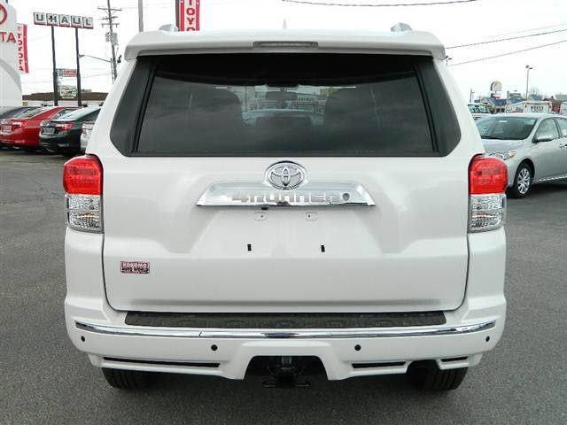 Toyota 4Runner 2013 photo 3