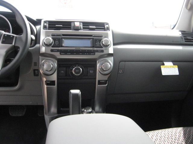 Toyota 4Runner 2013 photo 2