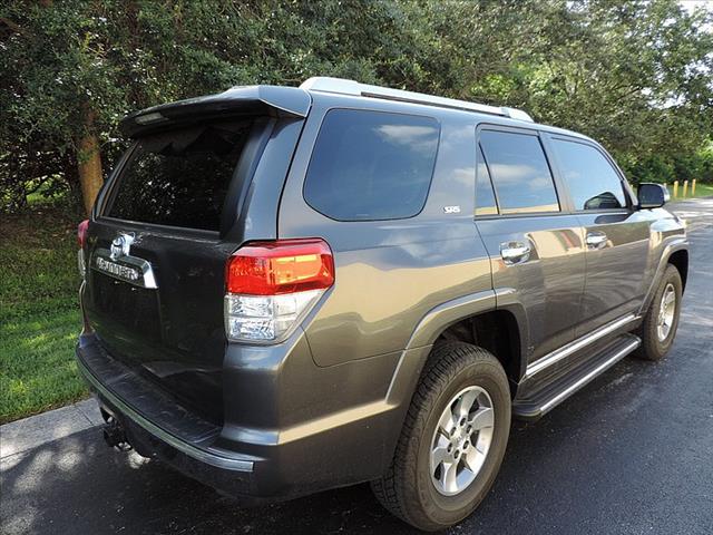 Toyota 4Runner 2013 photo 2