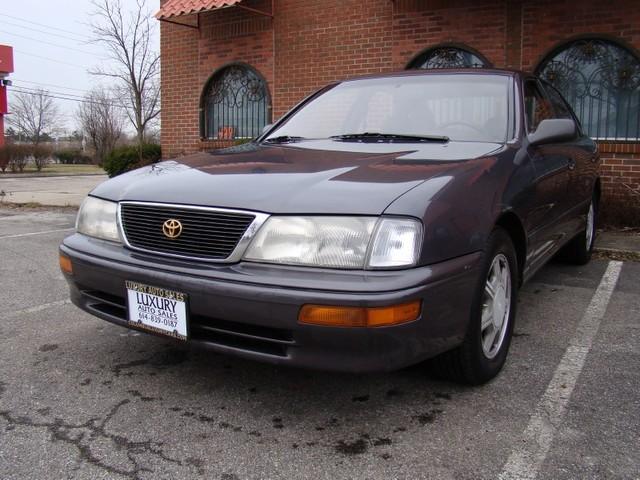 Toyota Avalon 1995 photo 1