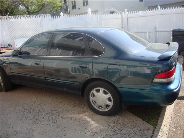 Toyota Avalon 1996 photo 1