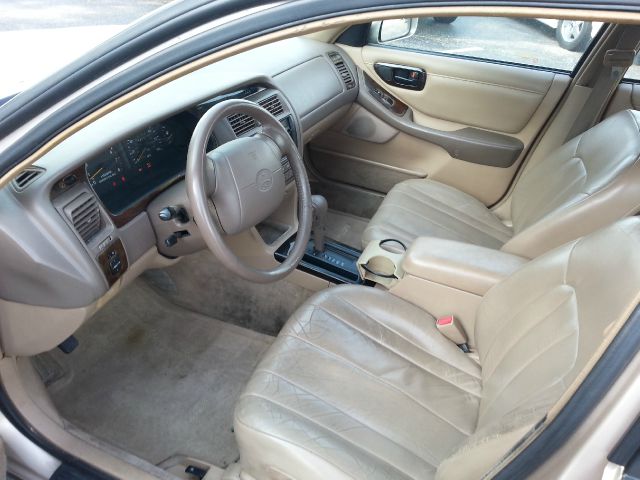 Toyota Avalon 1996 photo 1