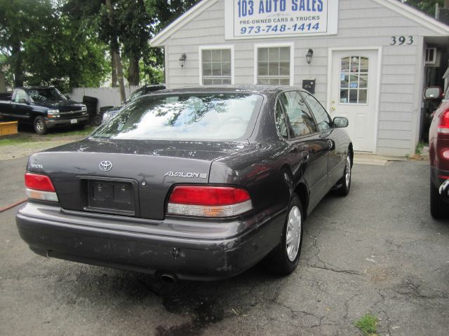 Toyota Avalon 1996 photo 3