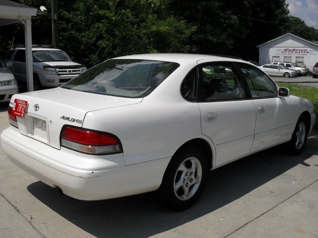 Toyota Avalon 1997 photo 1