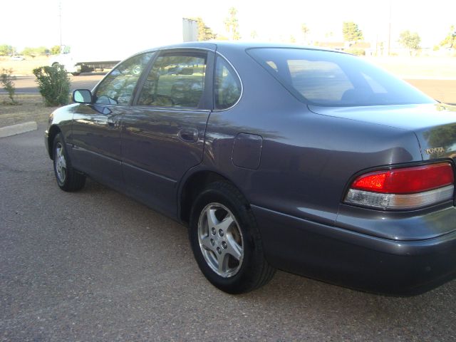 Toyota Avalon 1997 photo 1