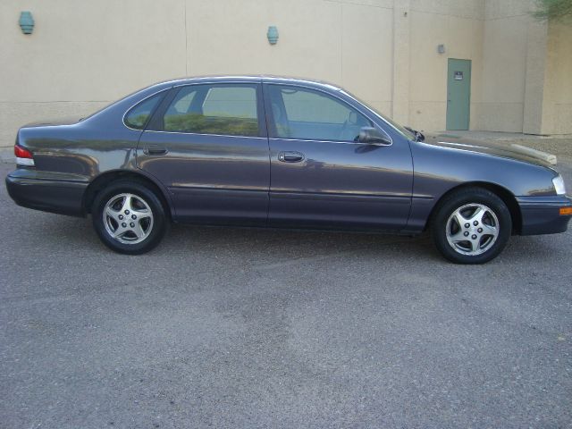 Toyota Avalon 1997 photo 3