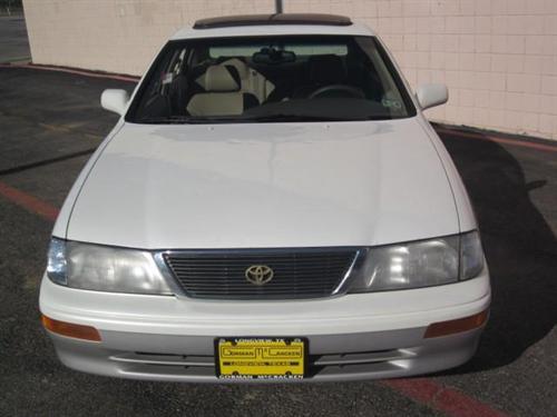 Toyota Avalon 1997 photo 1