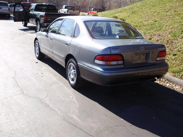 Toyota Avalon 1997 photo 1