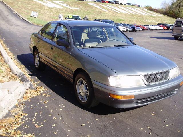 Toyota Avalon 1997 photo 3