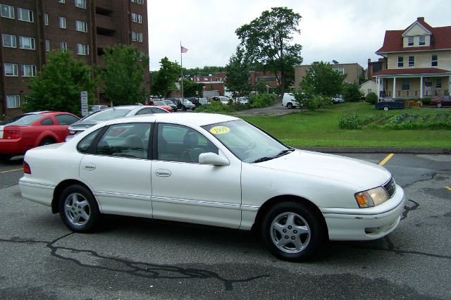 Toyota Avalon 1999 photo 1