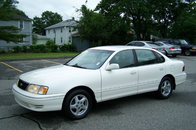 Toyota Avalon 1999 photo 2