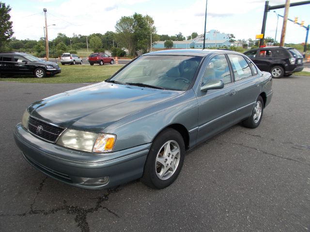 Toyota Avalon 1999 photo 1