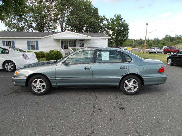 Toyota Avalon 1999 photo 2