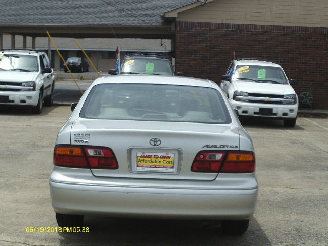 Toyota Avalon 1999 photo 1