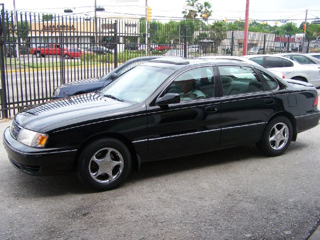 Toyota Avalon 1999 photo 1