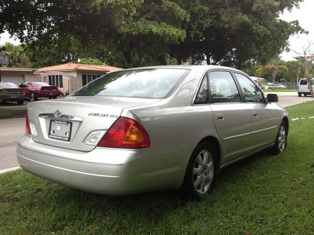 Toyota Avalon 2000 photo 1