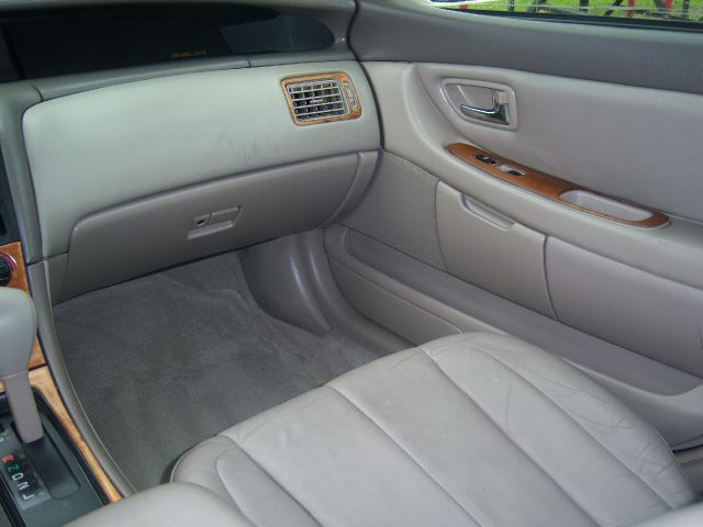 Toyota Avalon 2000 photo 17