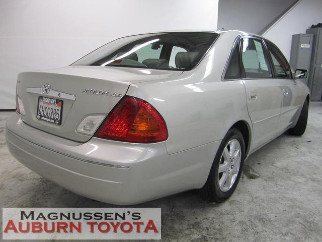 Toyota Avalon 2000 photo 2