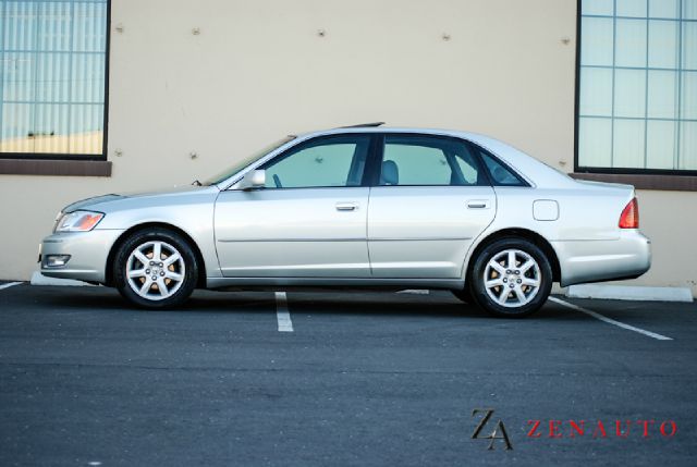 Toyota Avalon XLS Sedan