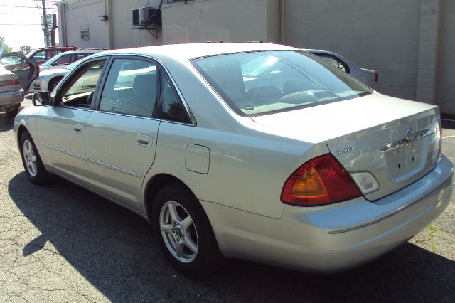 Toyota Avalon 2000 photo 1