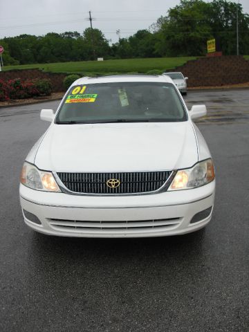 Toyota Avalon XLS Sedan