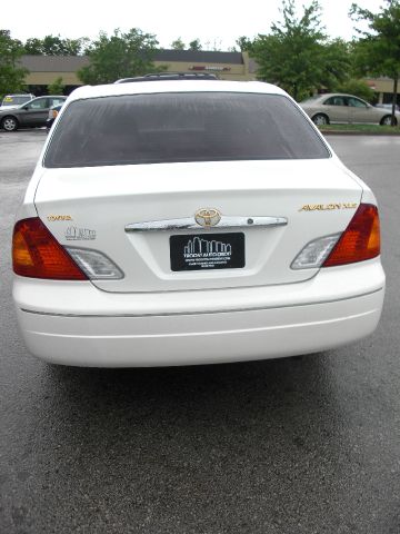 Toyota Avalon 2001 photo 2