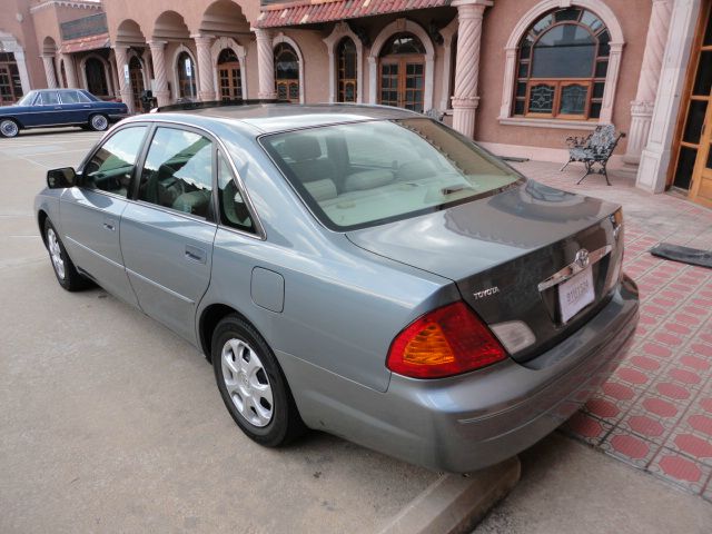 Toyota Avalon 2001 photo 2