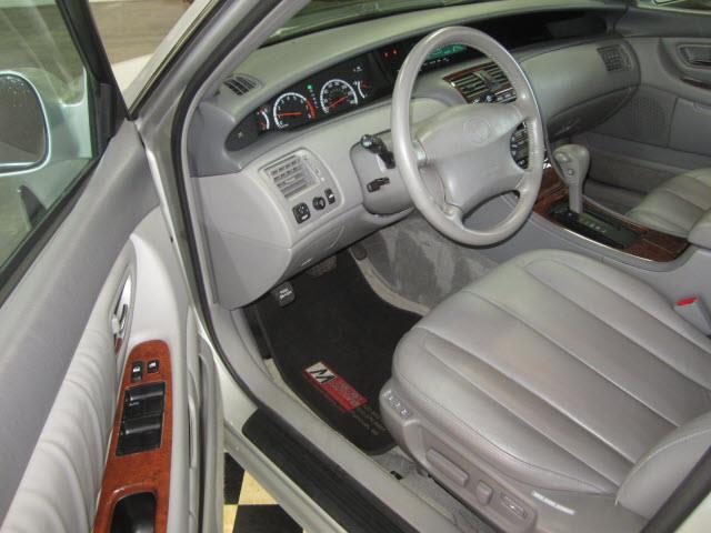 Toyota Avalon 2001 photo 2