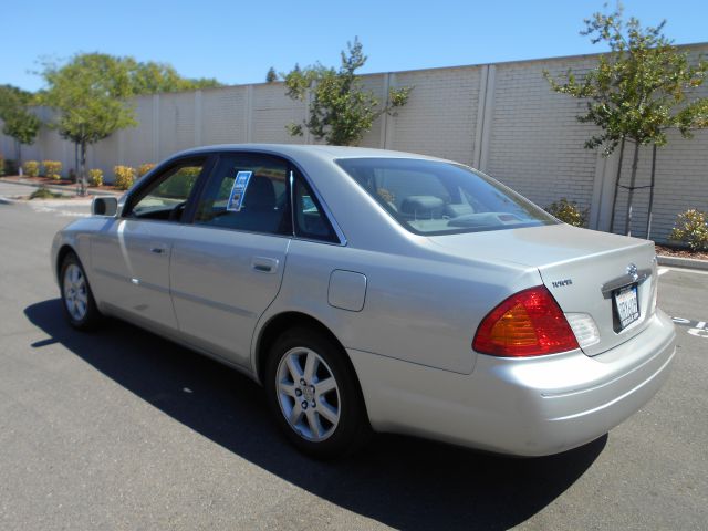 Toyota Avalon XLS Sedan