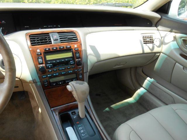 Toyota Avalon 2001 photo 1