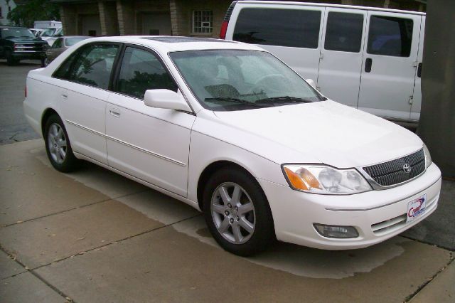 Toyota Avalon XLS Sedan