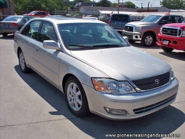 Toyota Avalon XLS Sedan