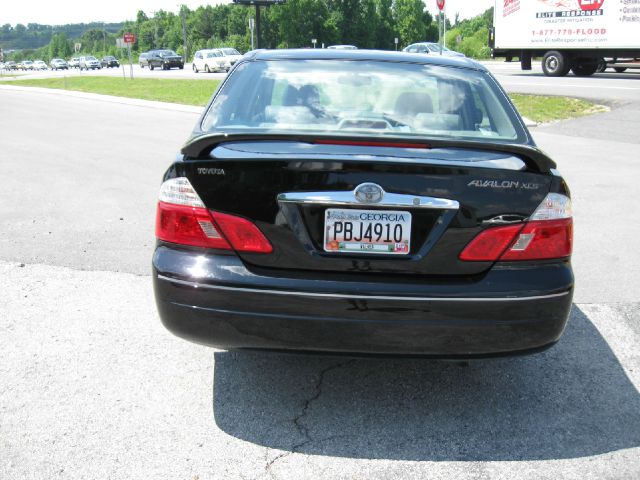 Toyota Avalon XLS Sedan