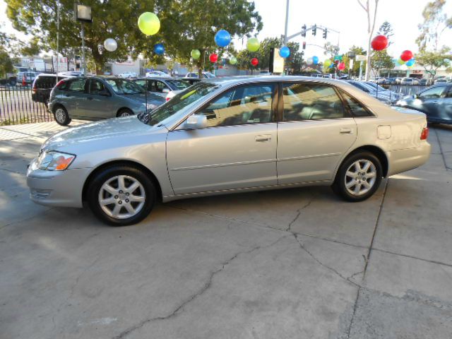 Toyota Avalon 2004 photo 1