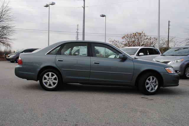 Toyota Avalon 2004 photo 2