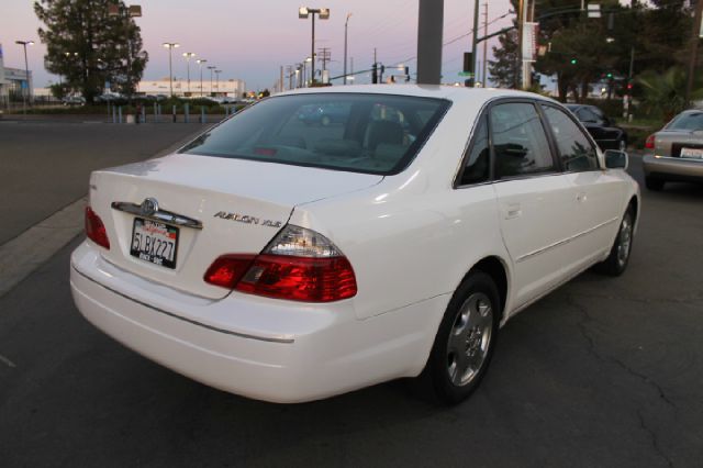 Toyota Avalon 2004 photo 11