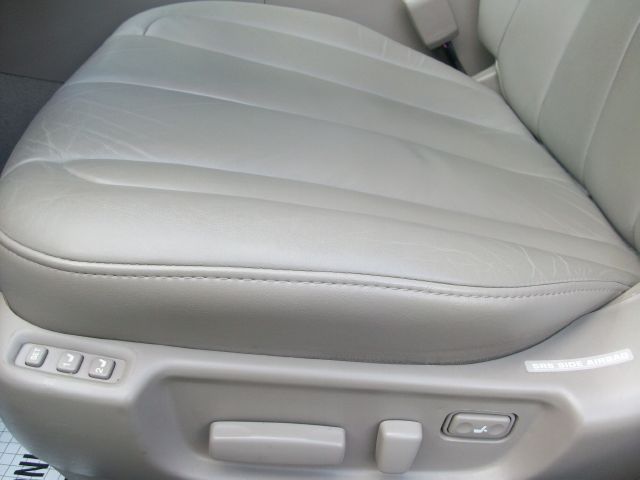 Toyota Avalon 2004 photo 5