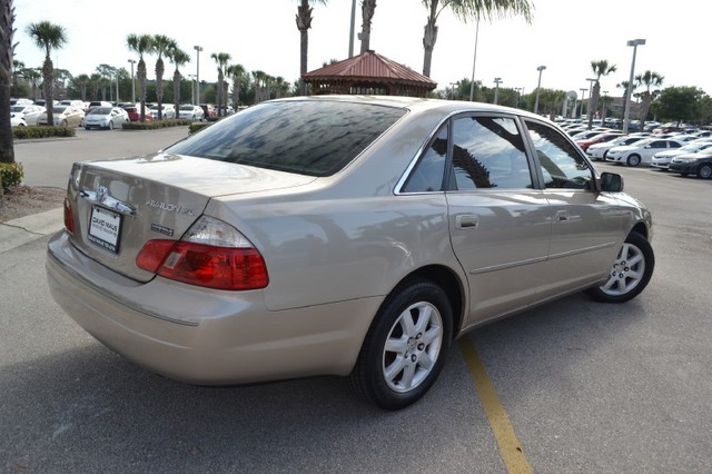 Toyota Avalon 2004 photo 4