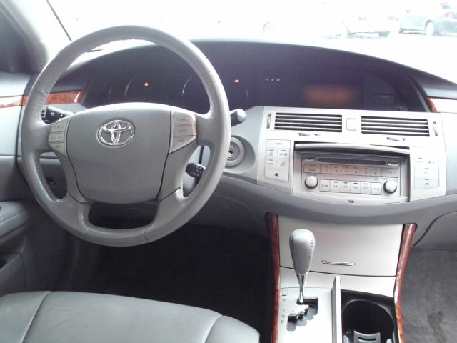 Toyota Avalon XLS Sedan