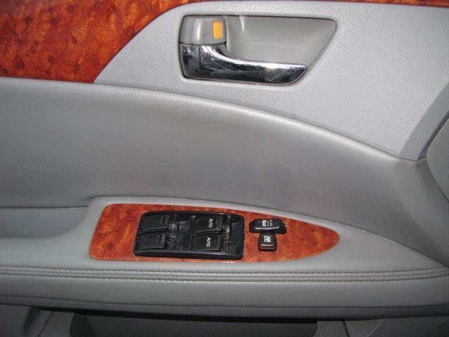 Toyota Avalon 2005 photo 2