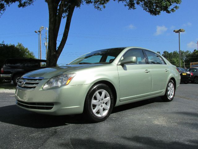 Toyota Avalon 2005 photo 2