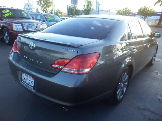 Toyota Avalon 2005 photo 1